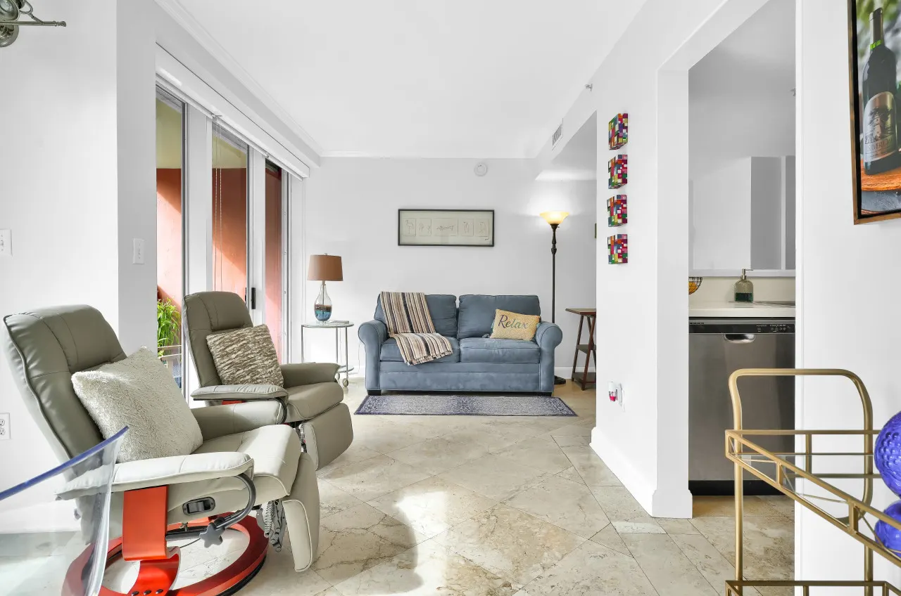 SF Sunny Getaway + Pool & Parking 7