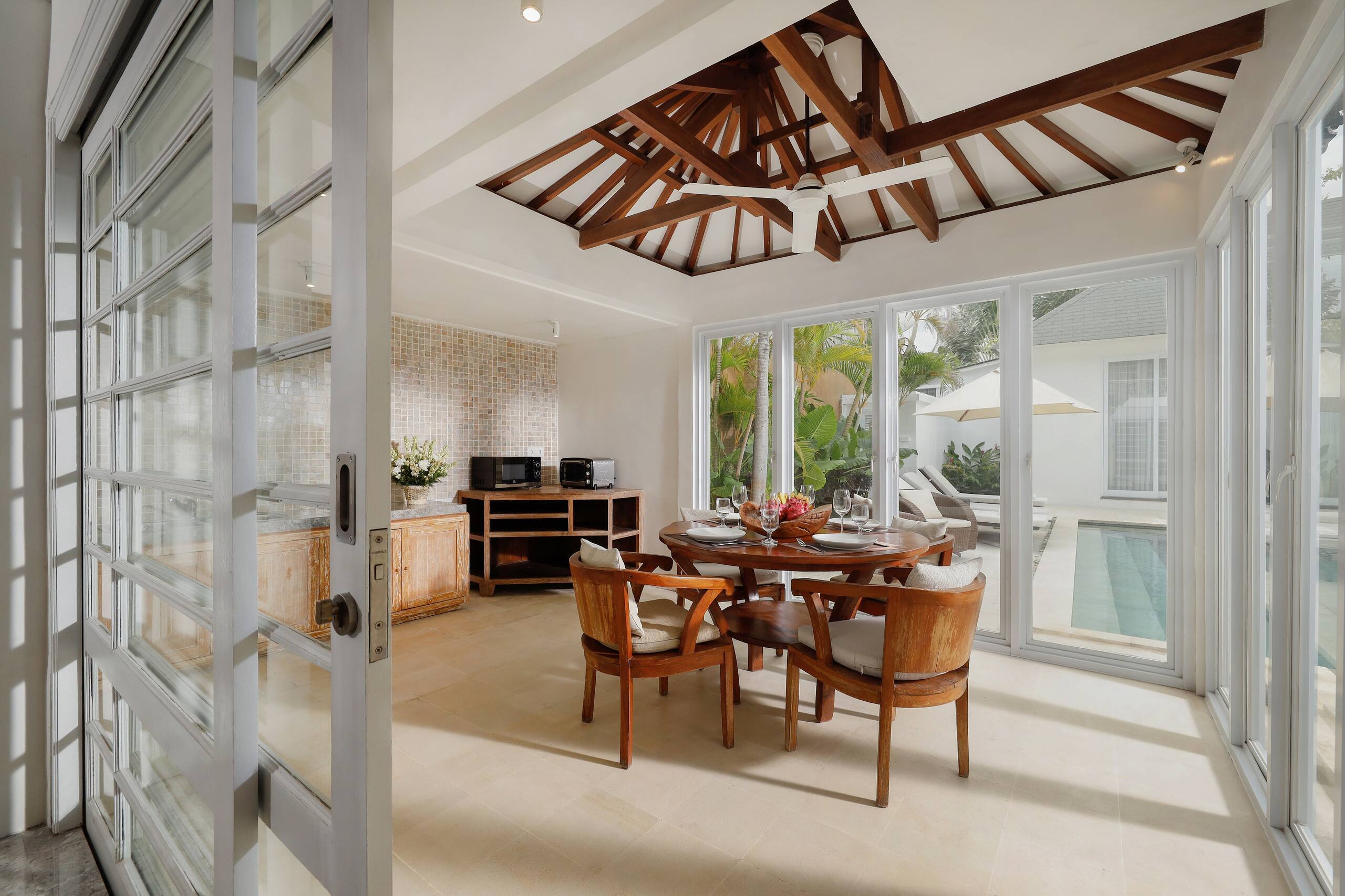 Quiet 5BR Villa Close to the Beach with Full Staff