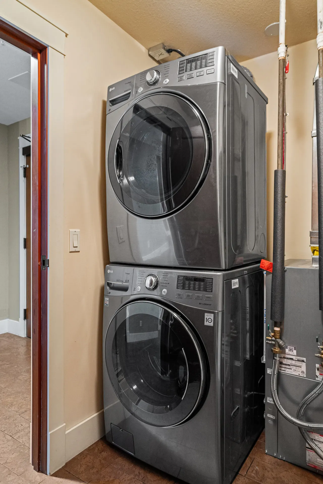 Stylish 1-Bedroom Escape 18
