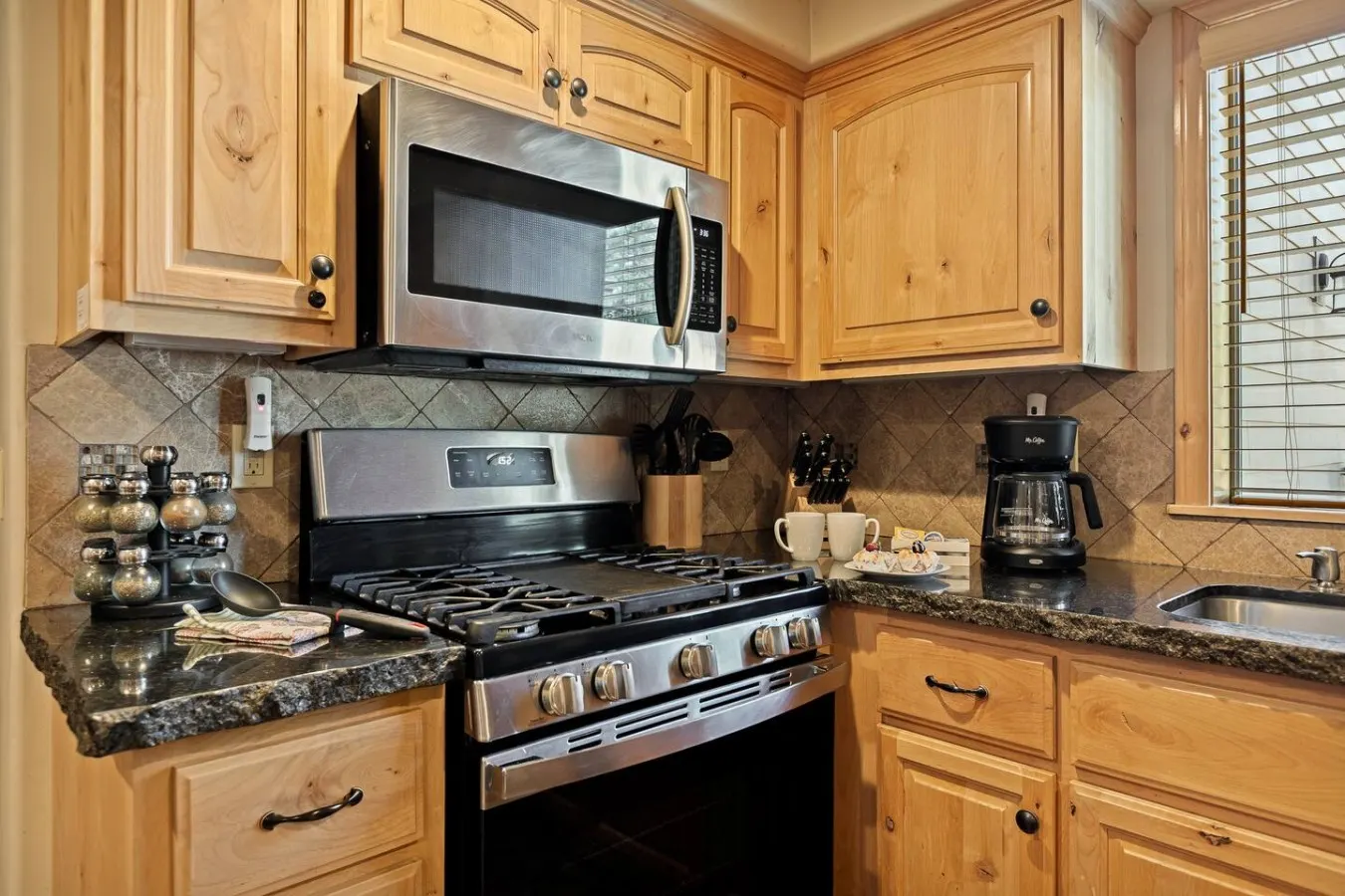 Mill Creek Lodge, Hot Tub, Game Room, Firepit 7