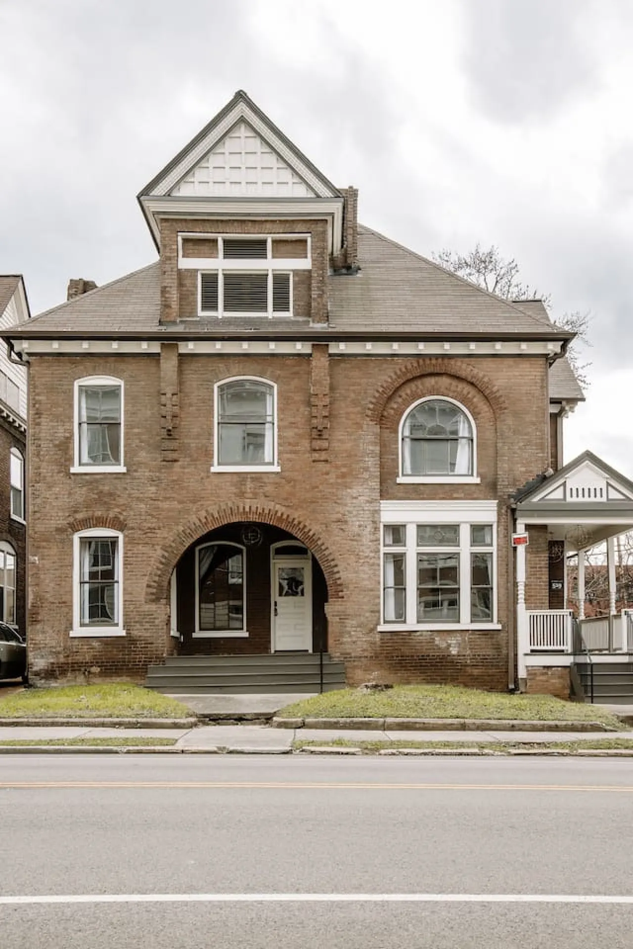 ✧Luxurious East TN Townhome ✧ Walk to Downtown 7