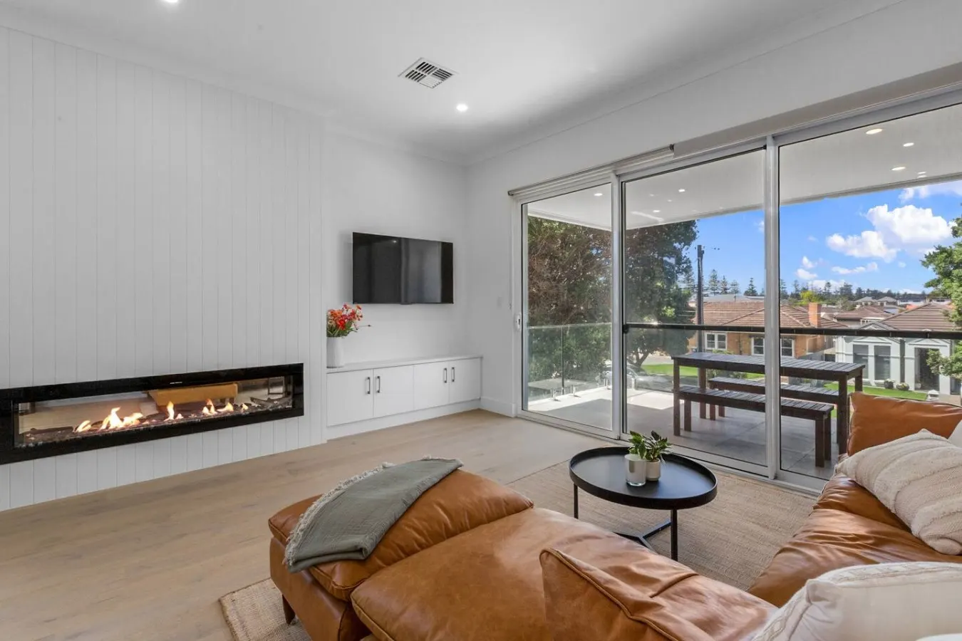 Coastal Luxe - Near Glenelg