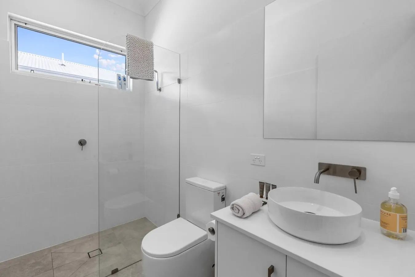 Coastal Luxe - Near Glenelg 11