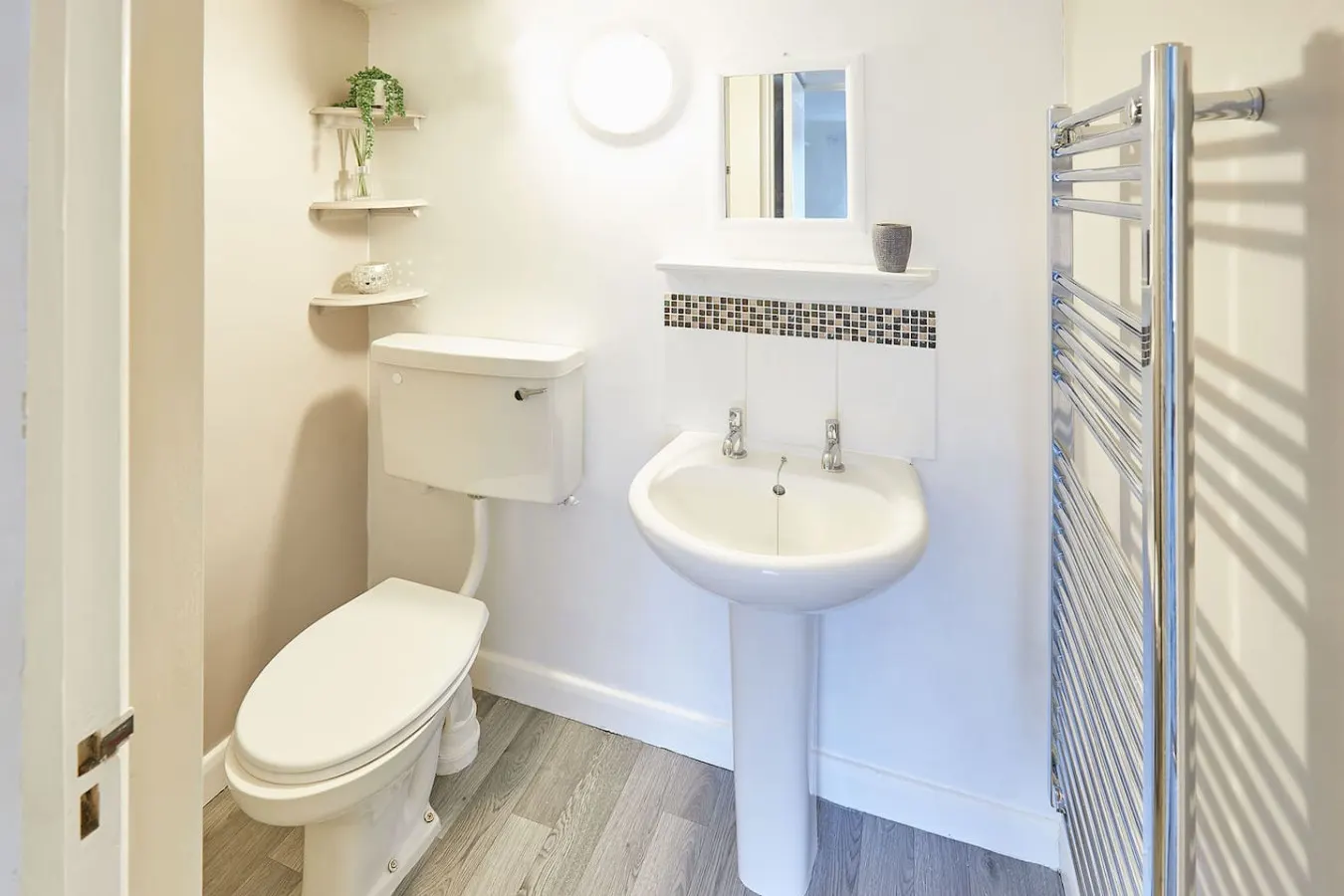 Victoria Townhouse Studio 10