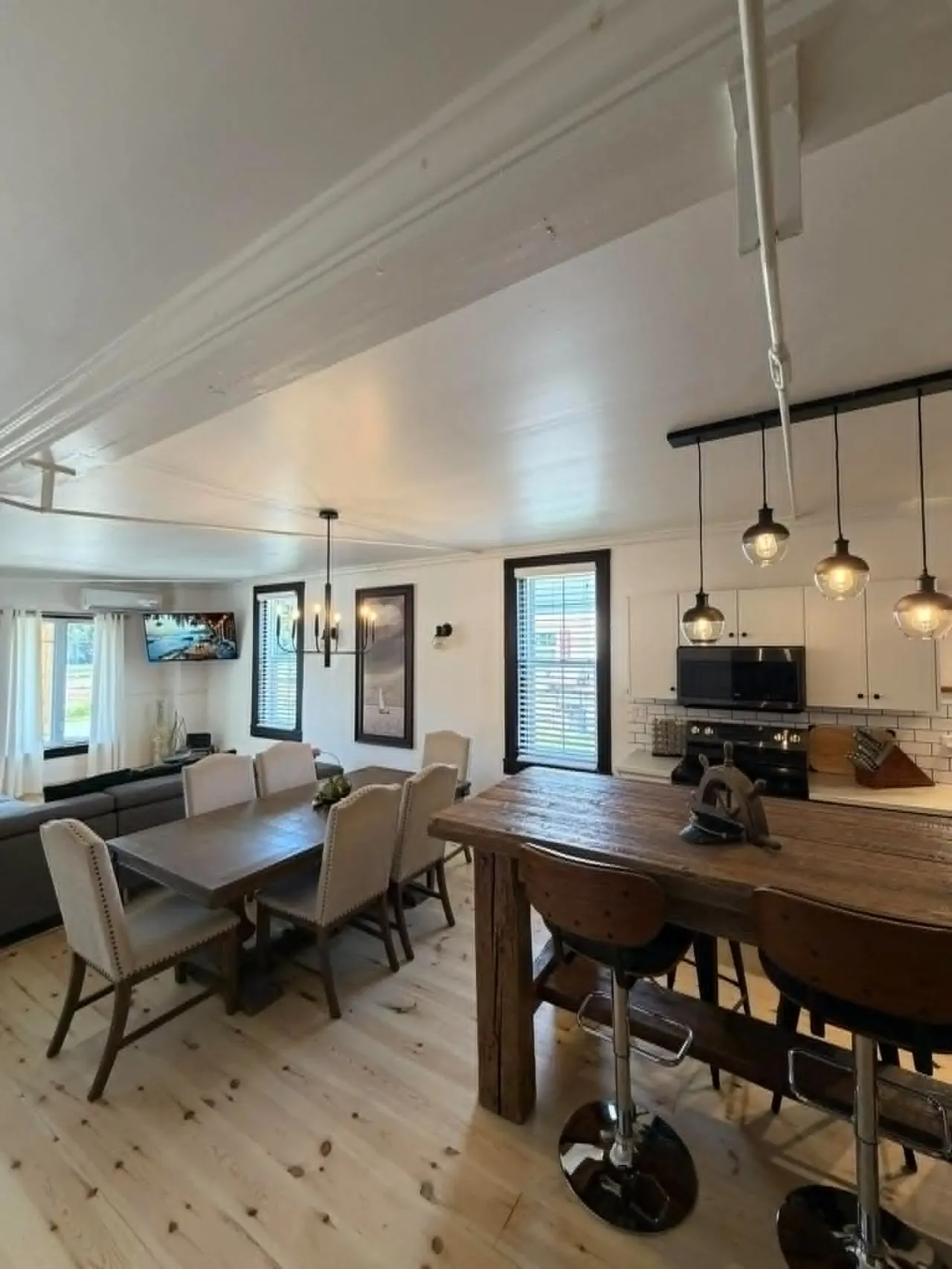 2 bedroom home, Sleeps 6 9