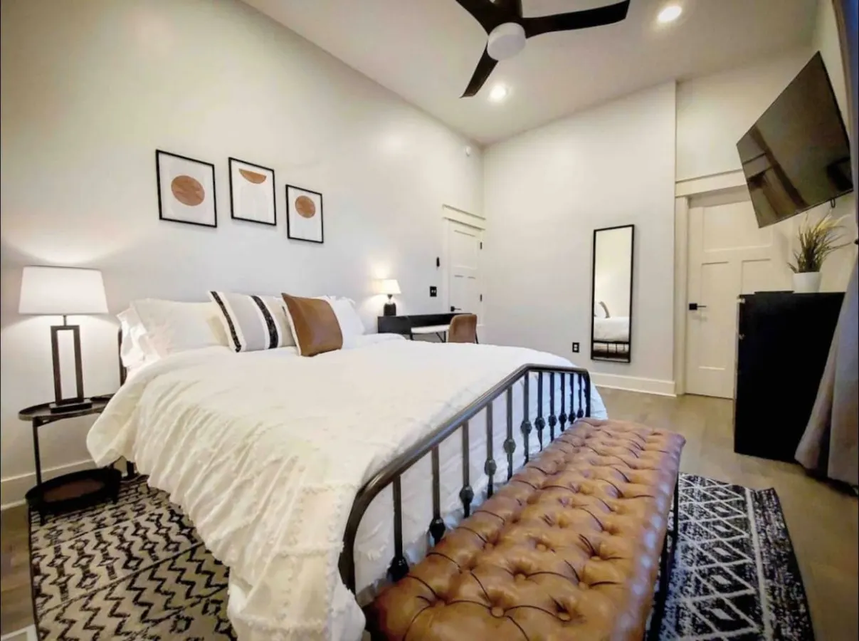 Historic Calvary Located in Downtown Upscale Fletcher Place Neighborhood 10