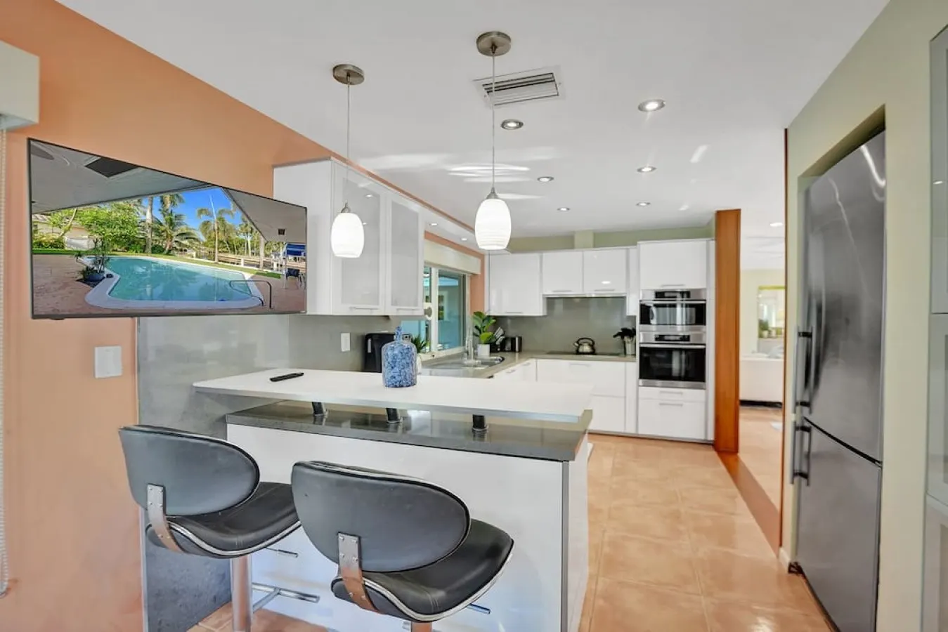 Waterfront Serenity Heated Pool & BBQ Koi Pond Monthly Stay 18