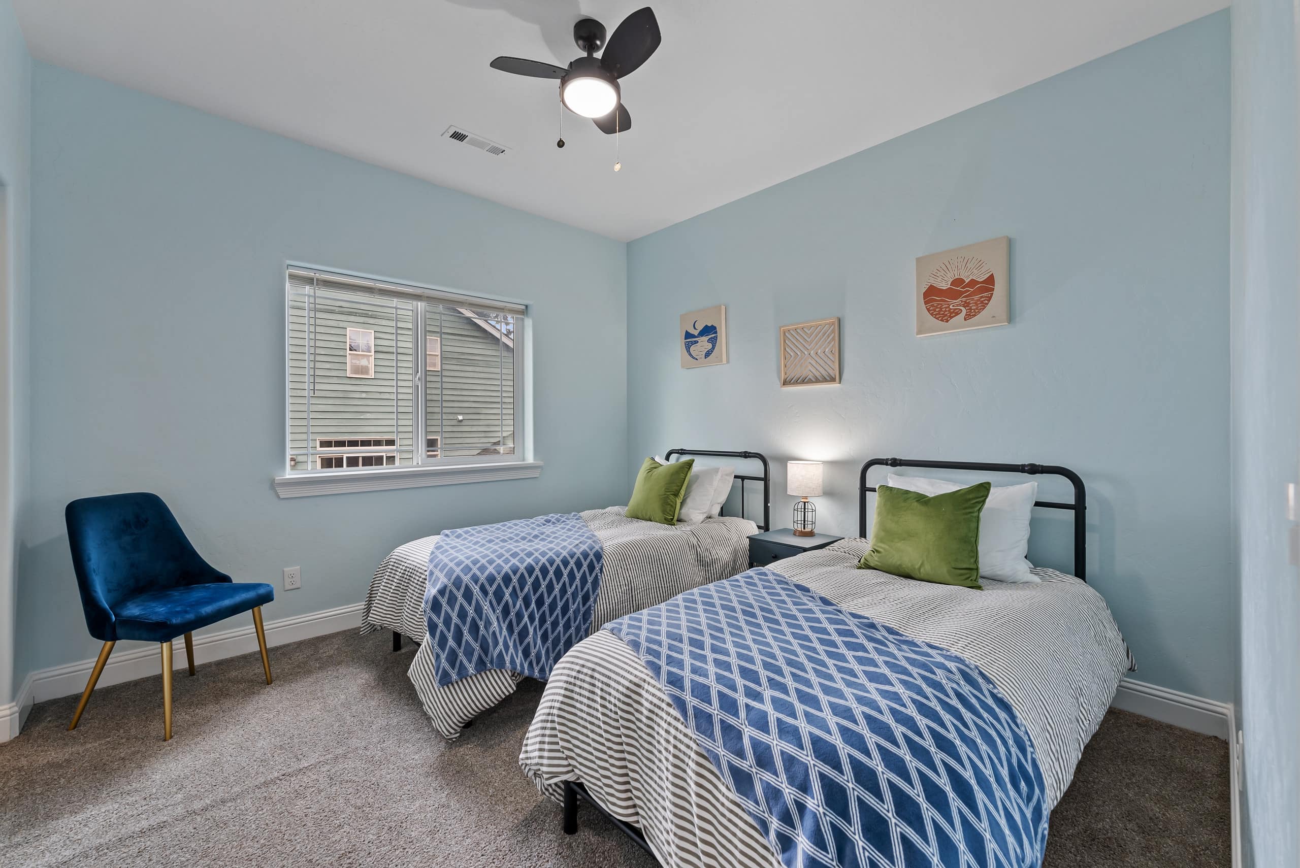 Waves Beach House-close to beach, town and more! 25