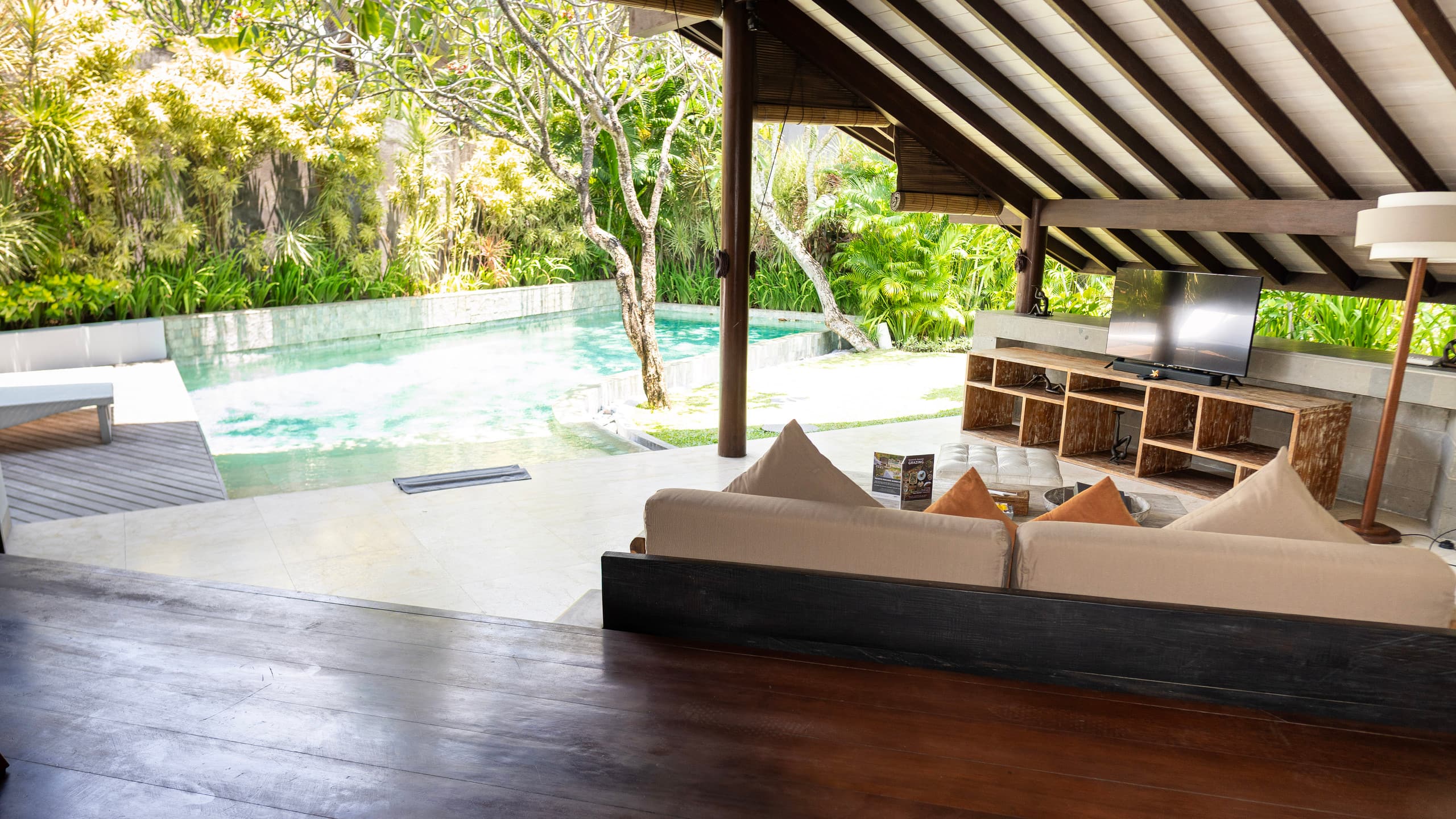 1 BR Private Pool The Layar Designer Villas & Spa 16