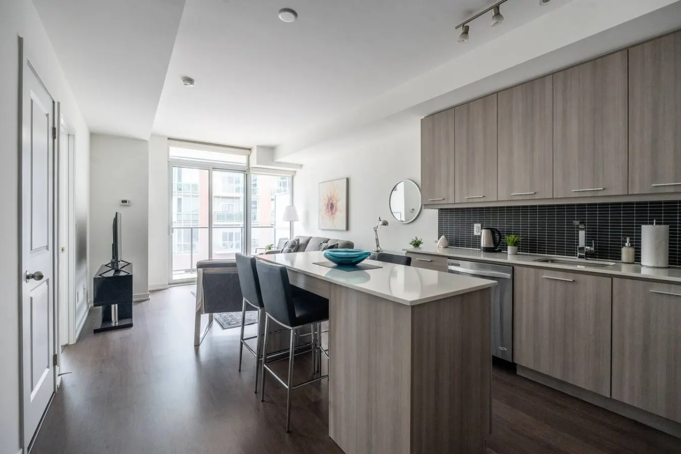 Bright 1BR Condo Large Terrace Sleeps 4 11