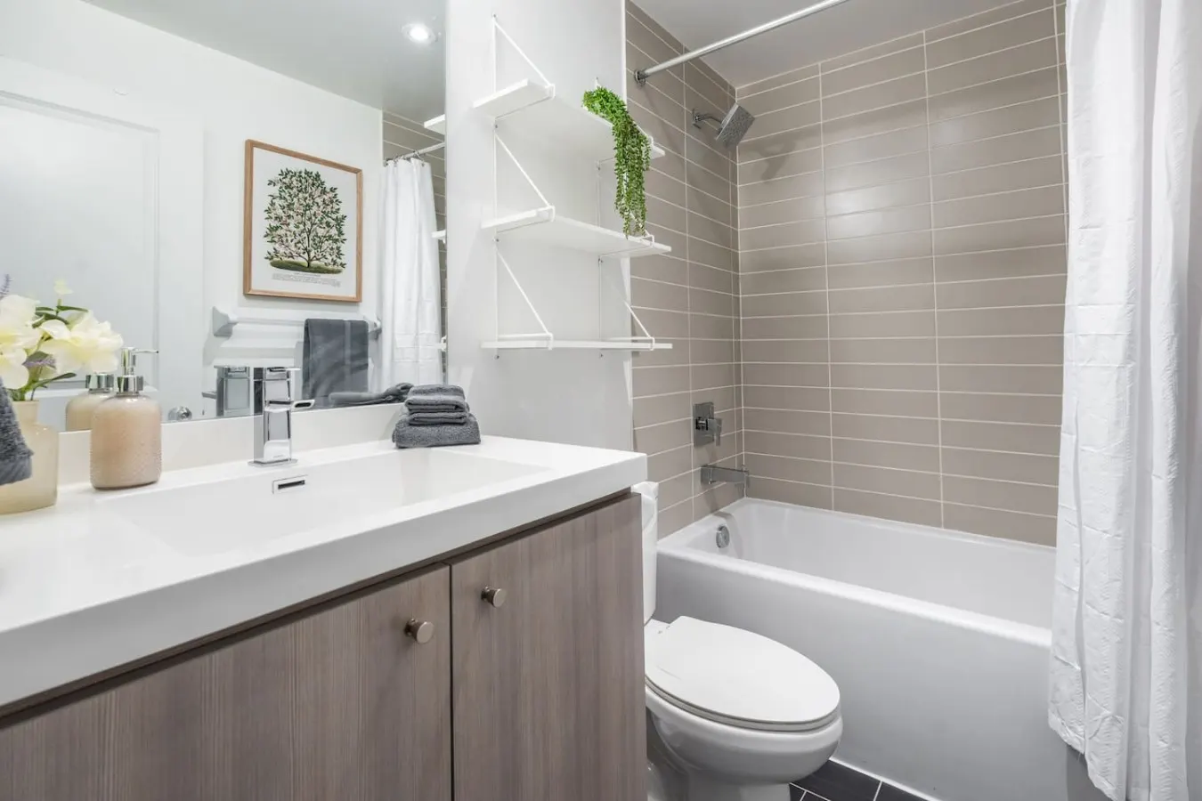 Bright 1BR Condo Large Terrace Sleeps 4 4
