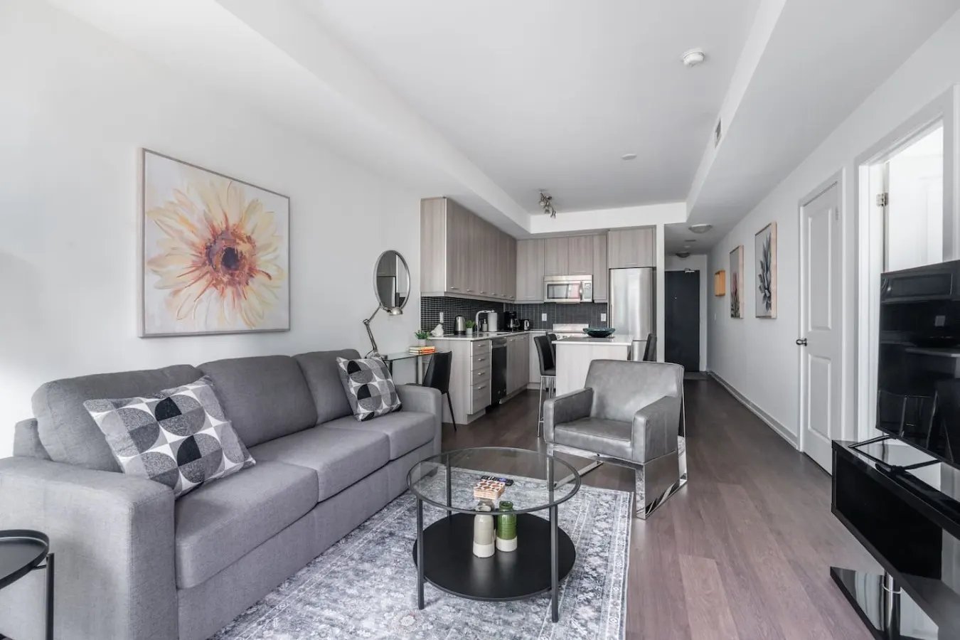 Bright 1BR Condo Large Terrace Sleeps 4 7
