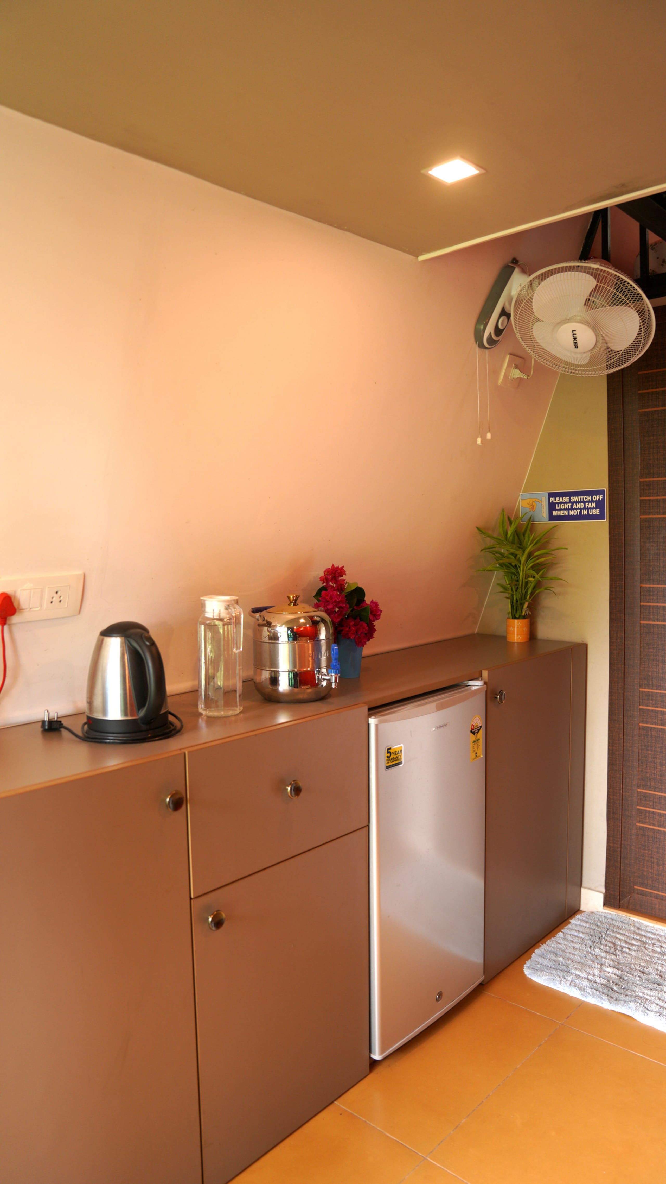 LAZYBLUE by Kabani Riverside 8
