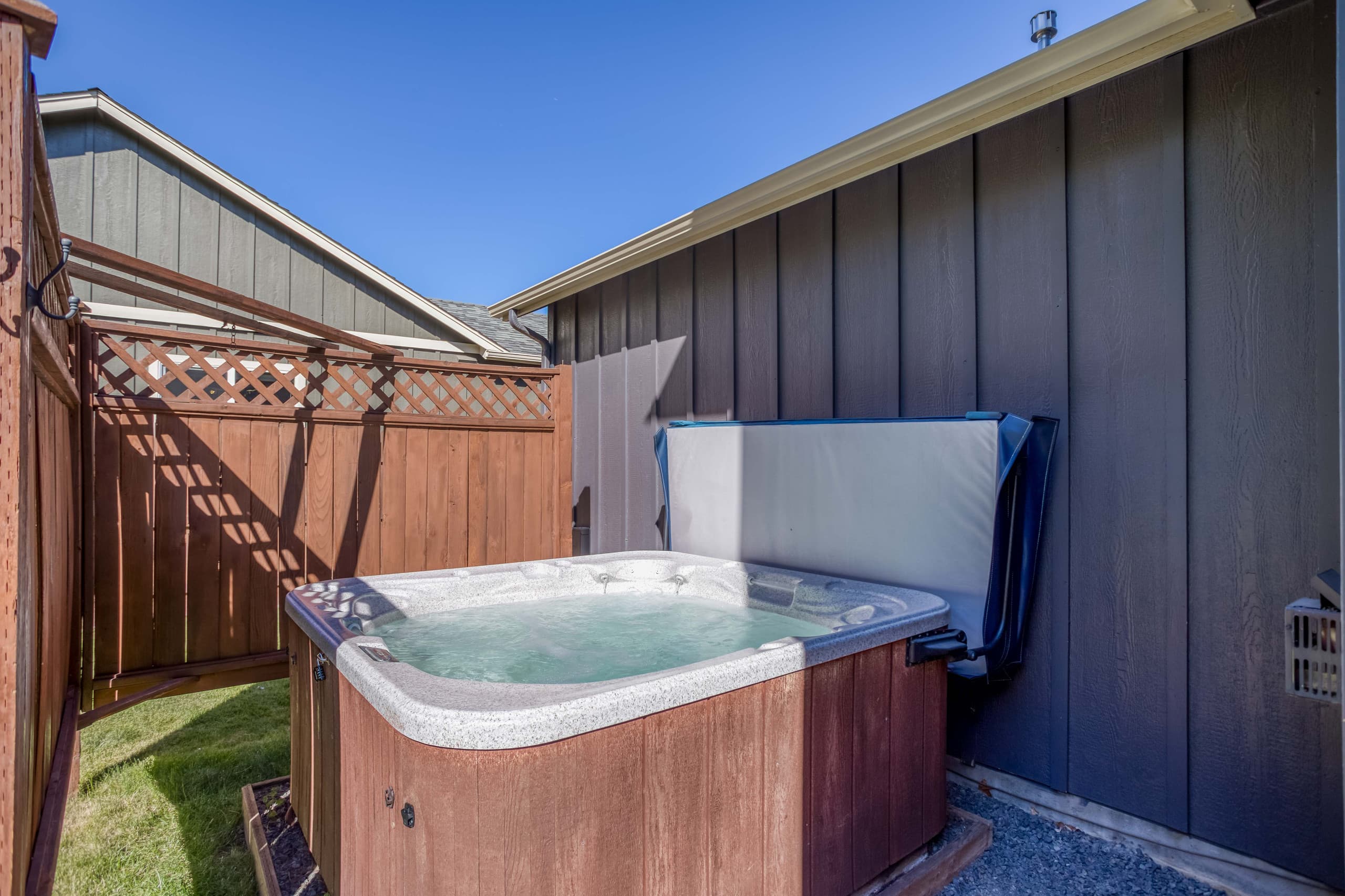 The Osprey-Hot Tub-Fenced Yard-Patio-Golf Nearby 29