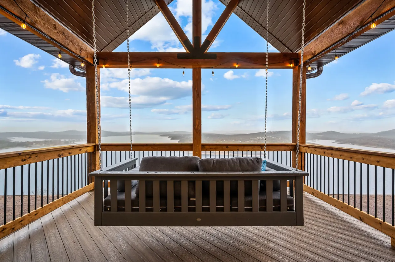 Slide 'n' Bounce Lodge: Hot Tubs, Sleeps 36 3