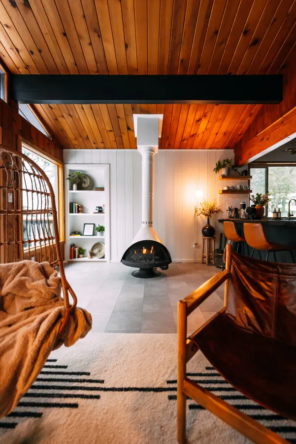 The Lightfoot Cabin Mid-Century Cabin Perfect for Romantic Getaway 16