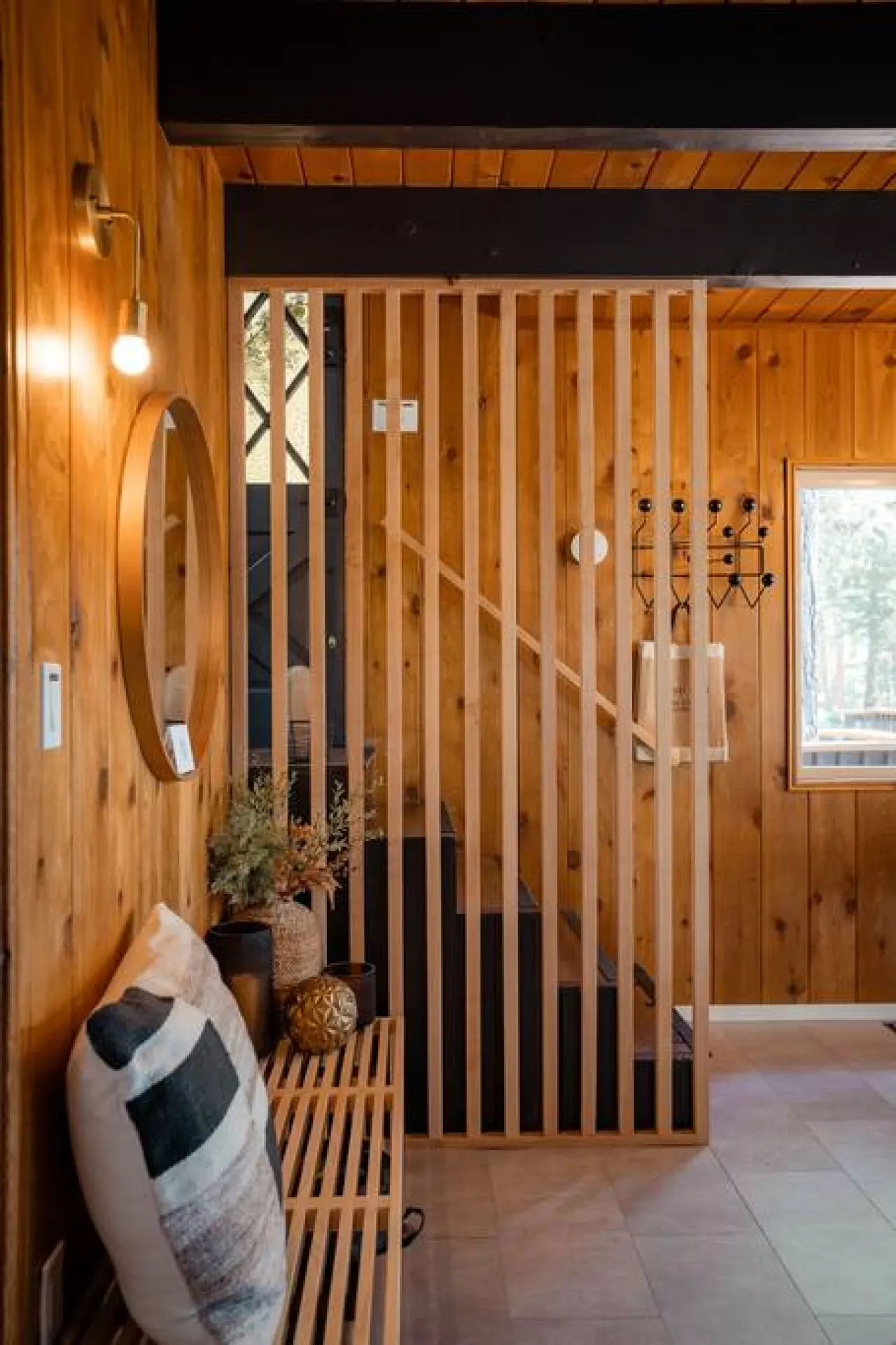 The Lightfoot Cabin Mid-Century Cabin Perfect for Romantic Getaway 17