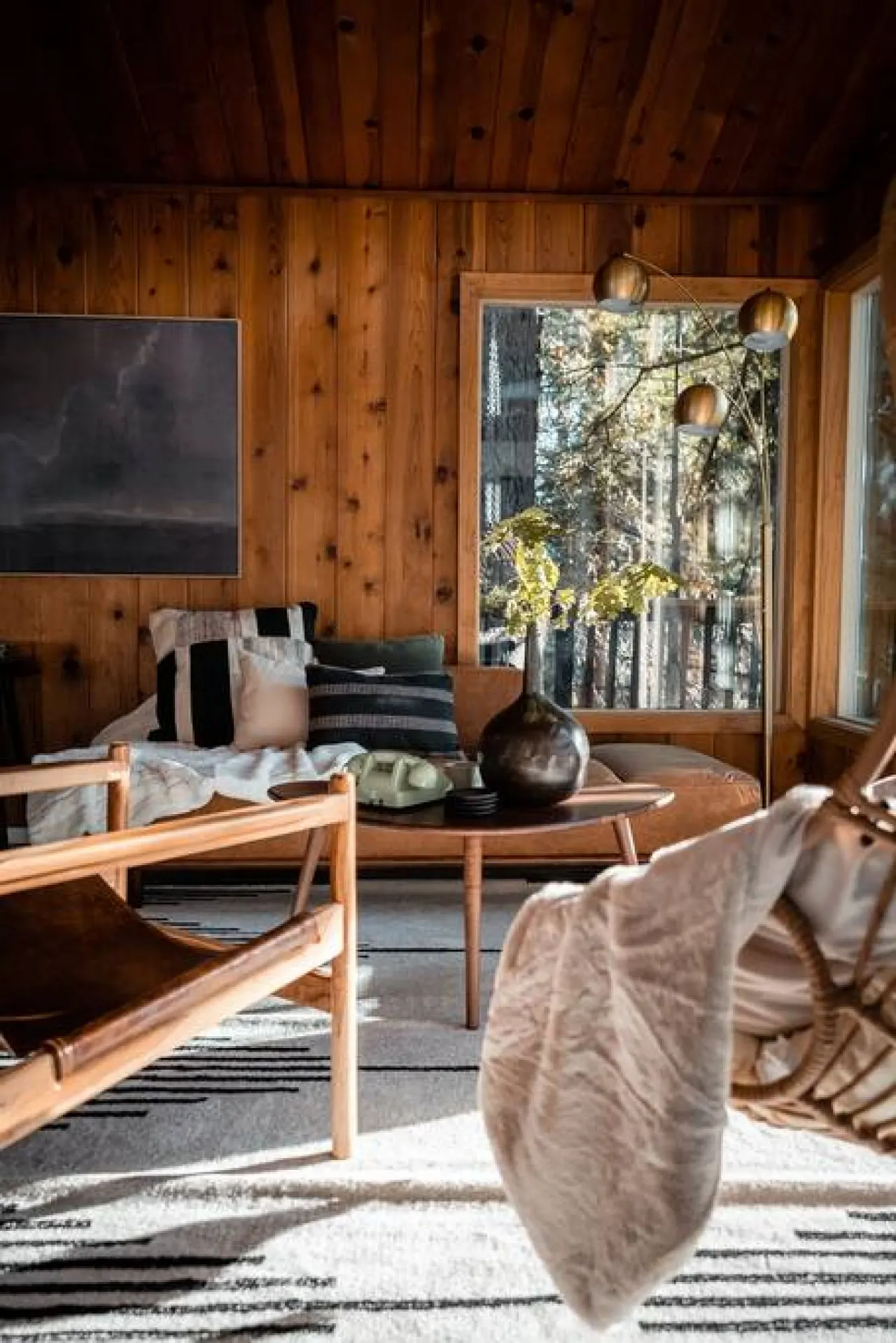 The Lightfoot Cabin Mid-Century Cabin Perfect for Romantic Getaway 18