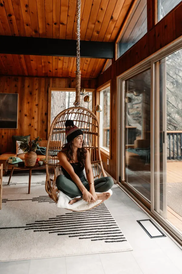 The Lightfoot Cabin Mid-Century Cabin Perfect for Romantic Getaway 4