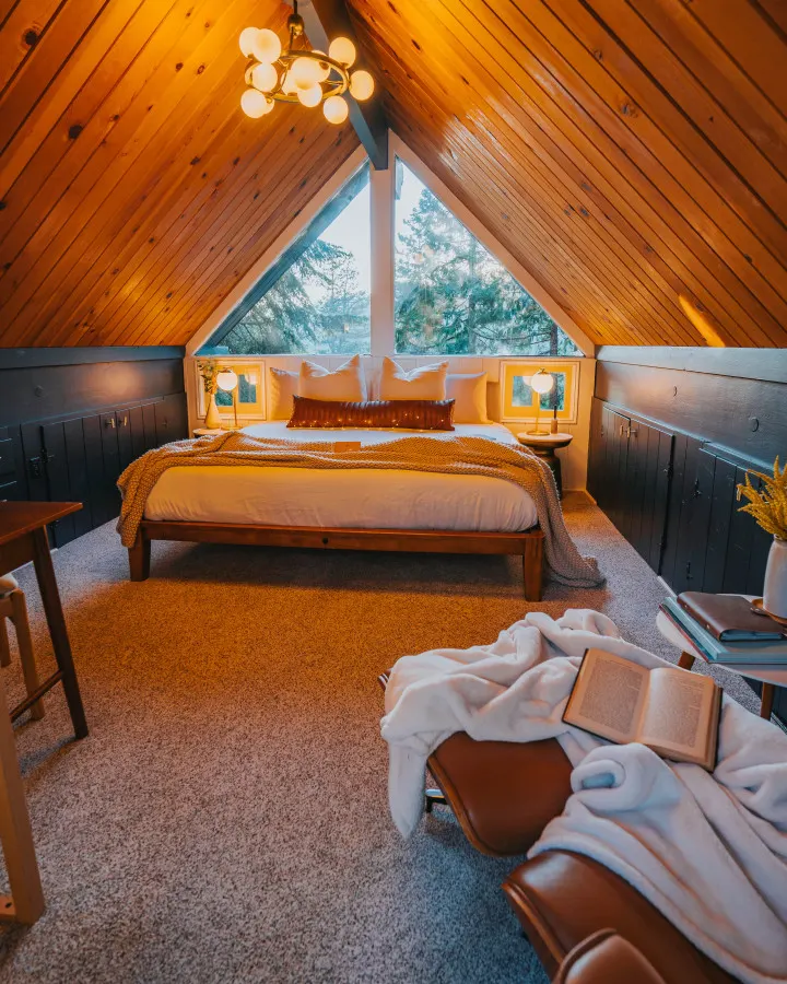 The Lightfoot Cabin Mid-Century Cabin Perfect for Romantic Getaway 8