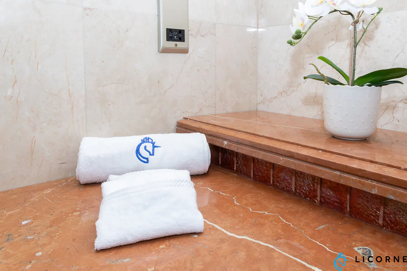 Beachfront Escape at Sunset Beach - Pipeline Suite 9
