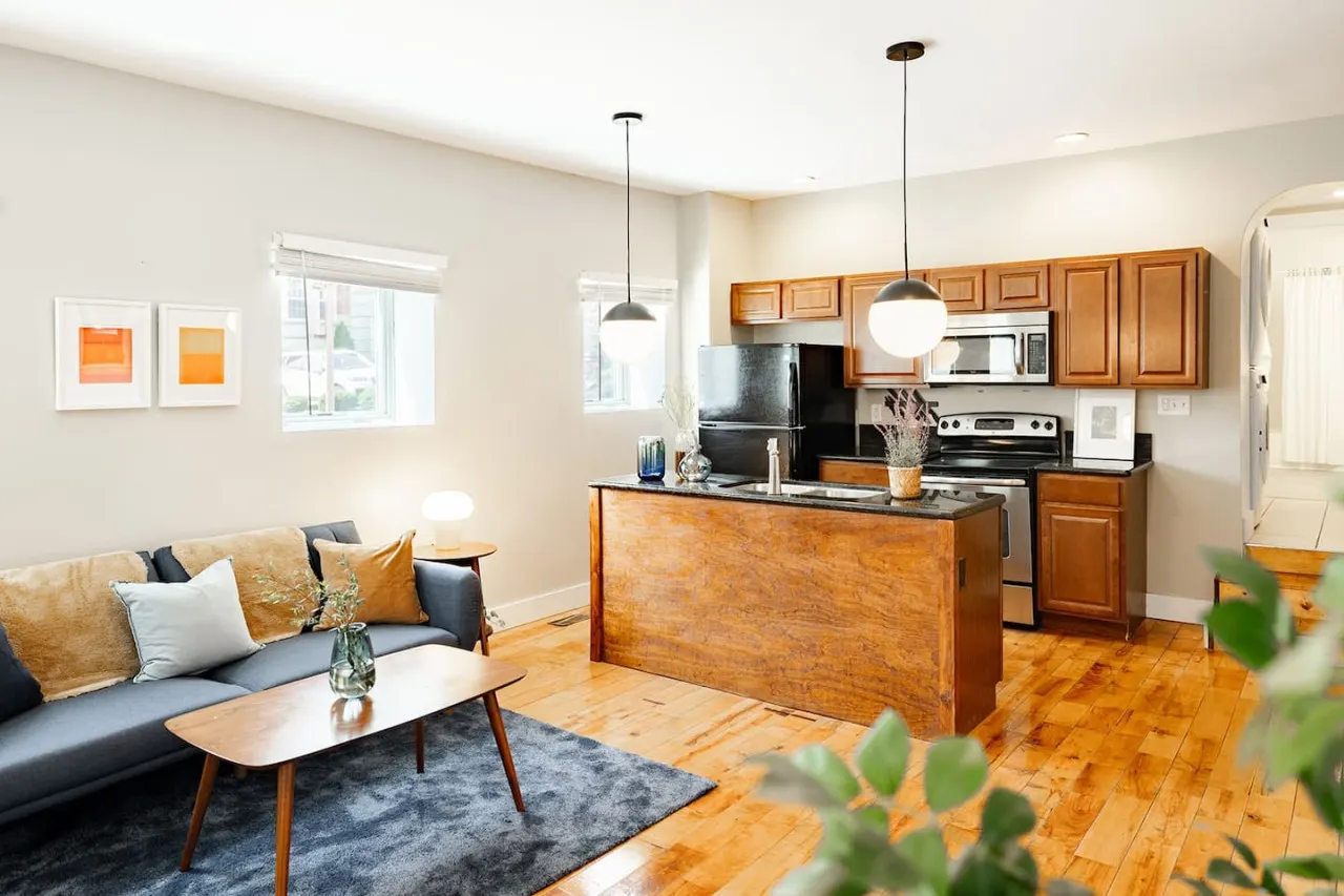 Explore OTR from a Parkside Condo Walk to ALL 4