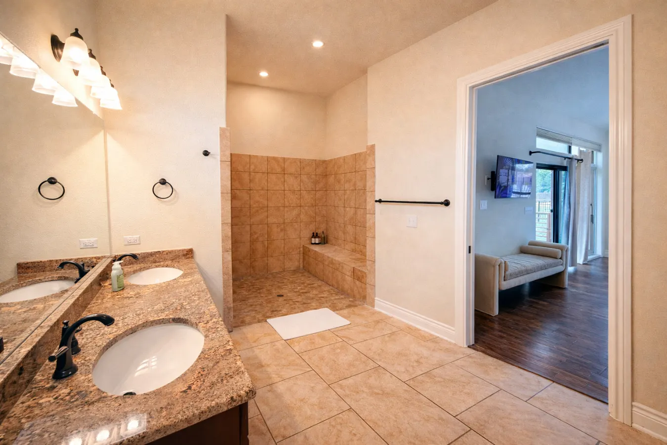 Private Austin Resort Pickleball + Basketball Heated Pool Sleeps 22 18
