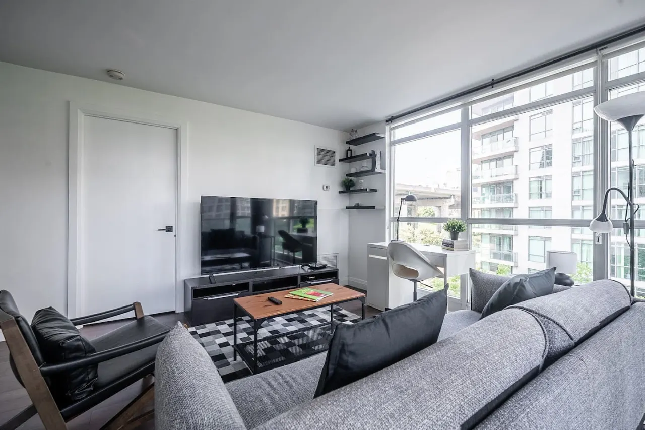 Well-Designed 2BR/2BA Near Waterfront Parking 1