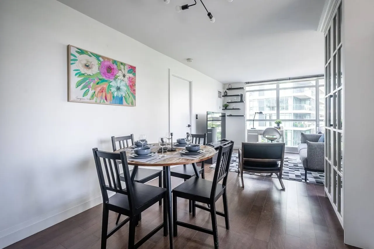 Well-Designed 2BR/2BA Near Waterfront Parking 11