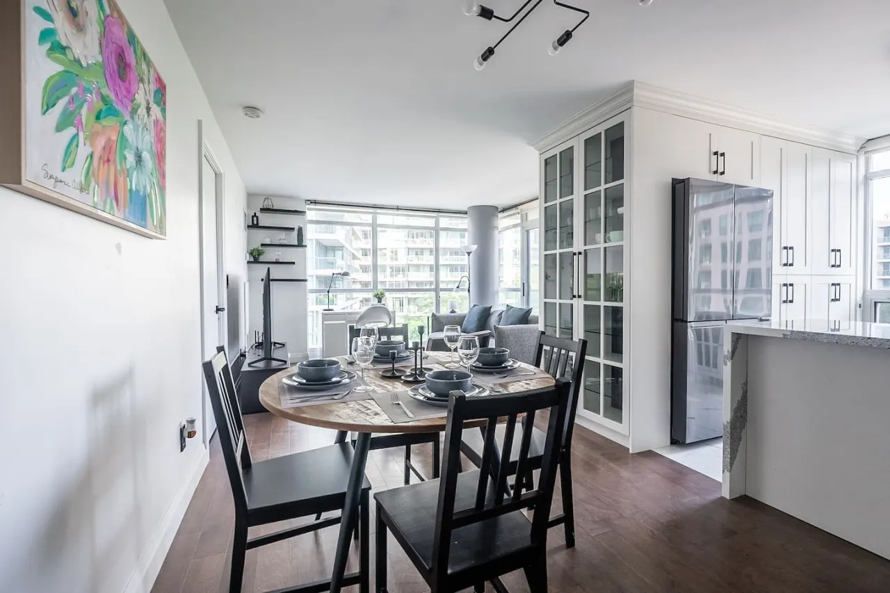 Well-Designed 2BR/2BA Near Waterfront Parking 13