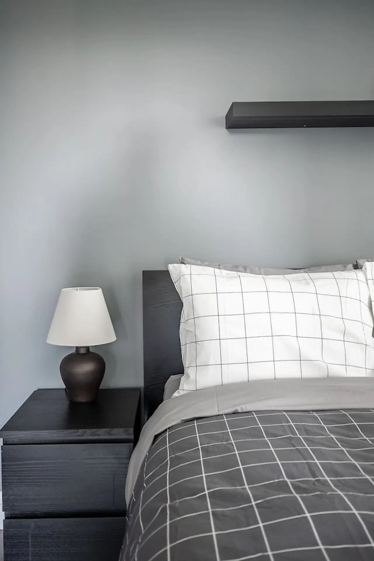 Well-Designed 2BR/2BA Near Waterfront Parking 17