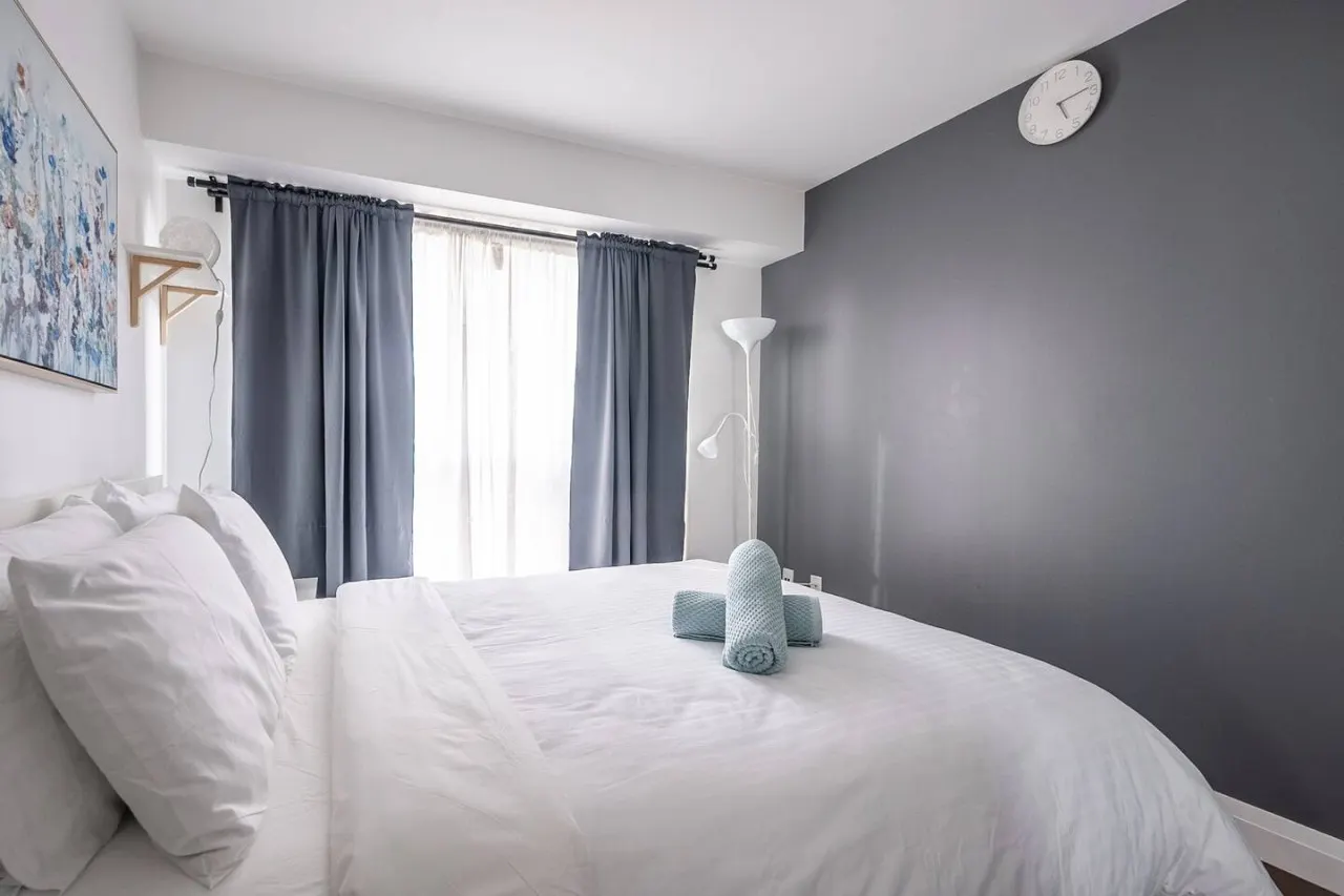 Well-Designed 2BR/2BA Near Waterfront Parking 19