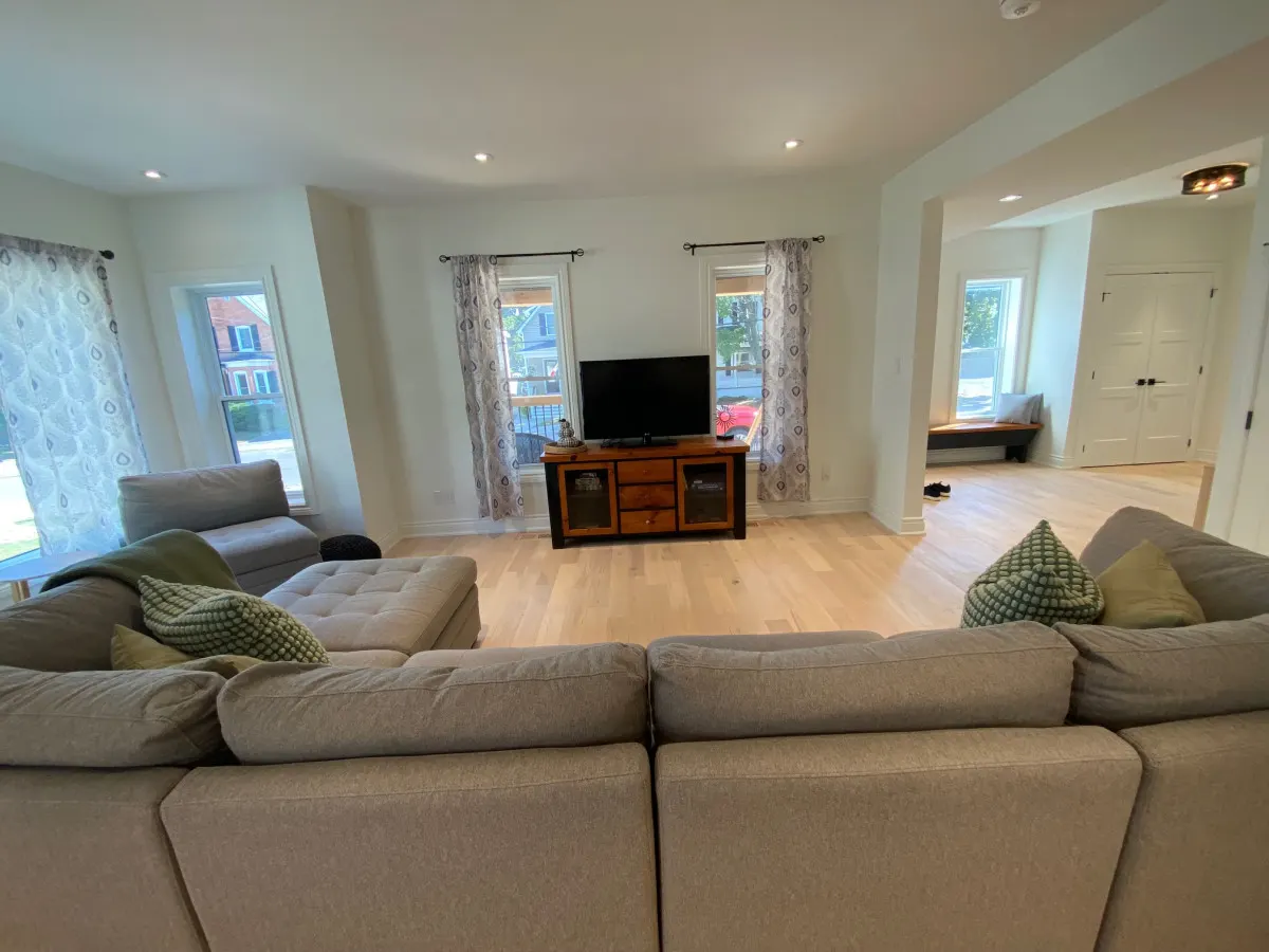 Downtown Picton, 3 bedroom - Two Beach Passes! — photo 2