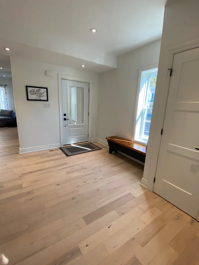 Downtown Picton, 3 bedroom - Two Beach Passes! 11