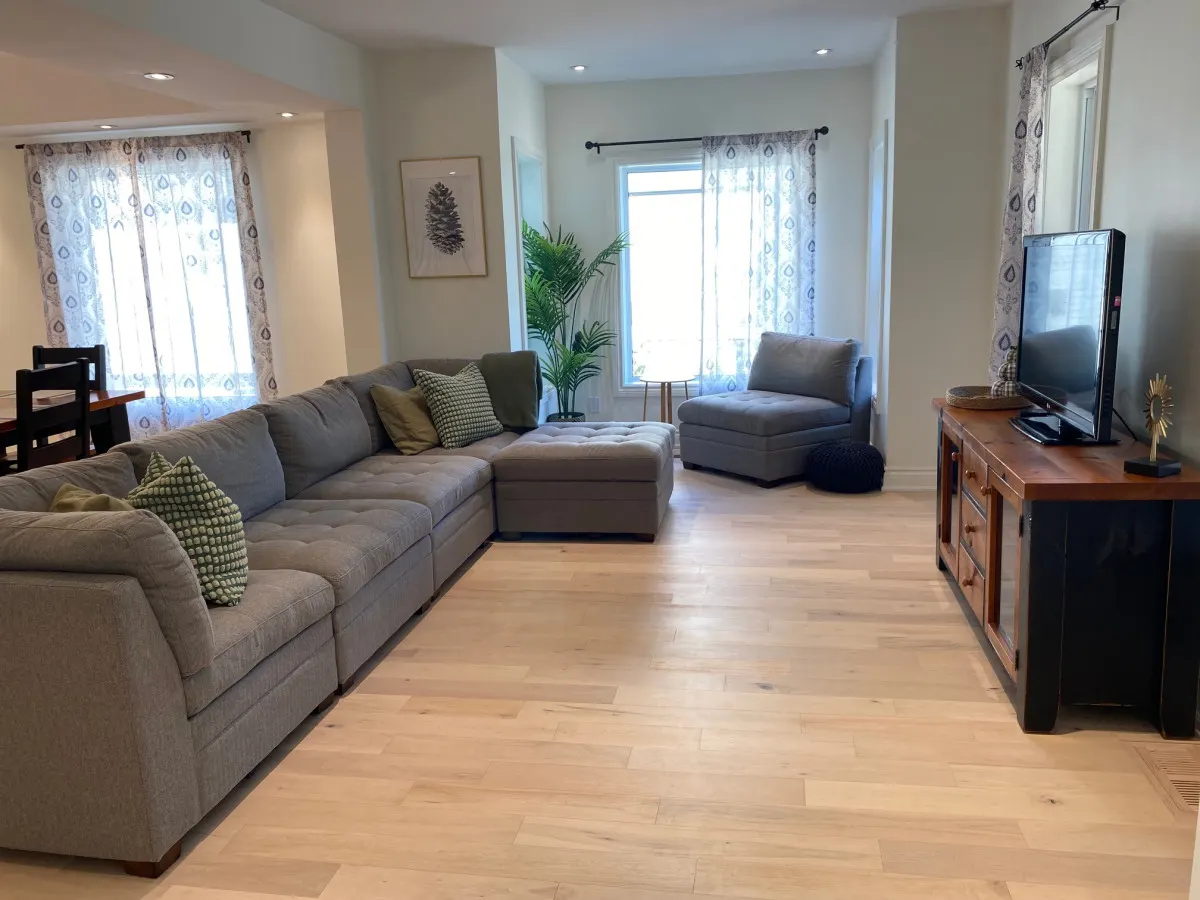 Downtown Picton, 3 bedroom - Two Beach Passes! — photo 4