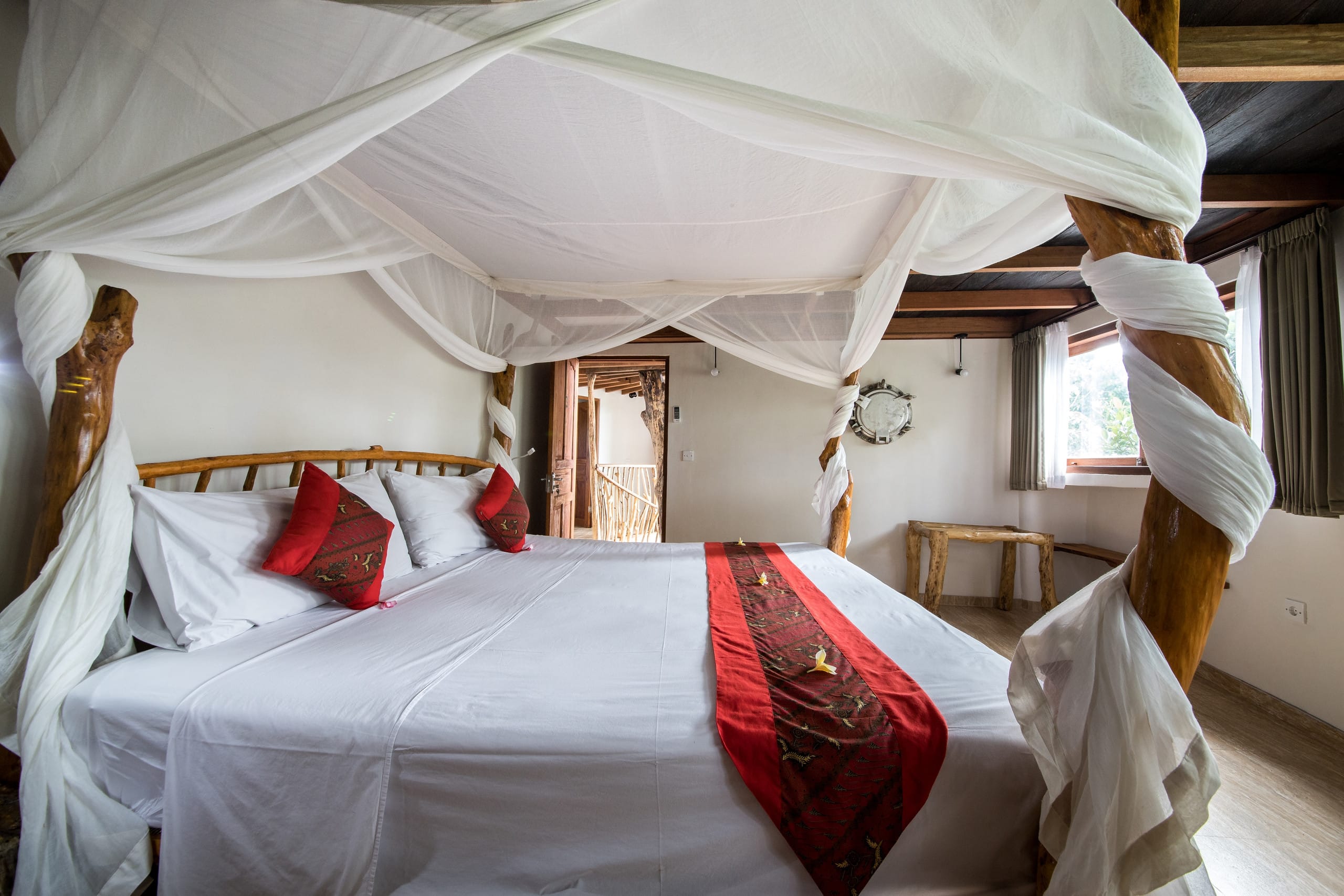 5BR NAUTILUS TREEHOUSE private quiet amid nature 24