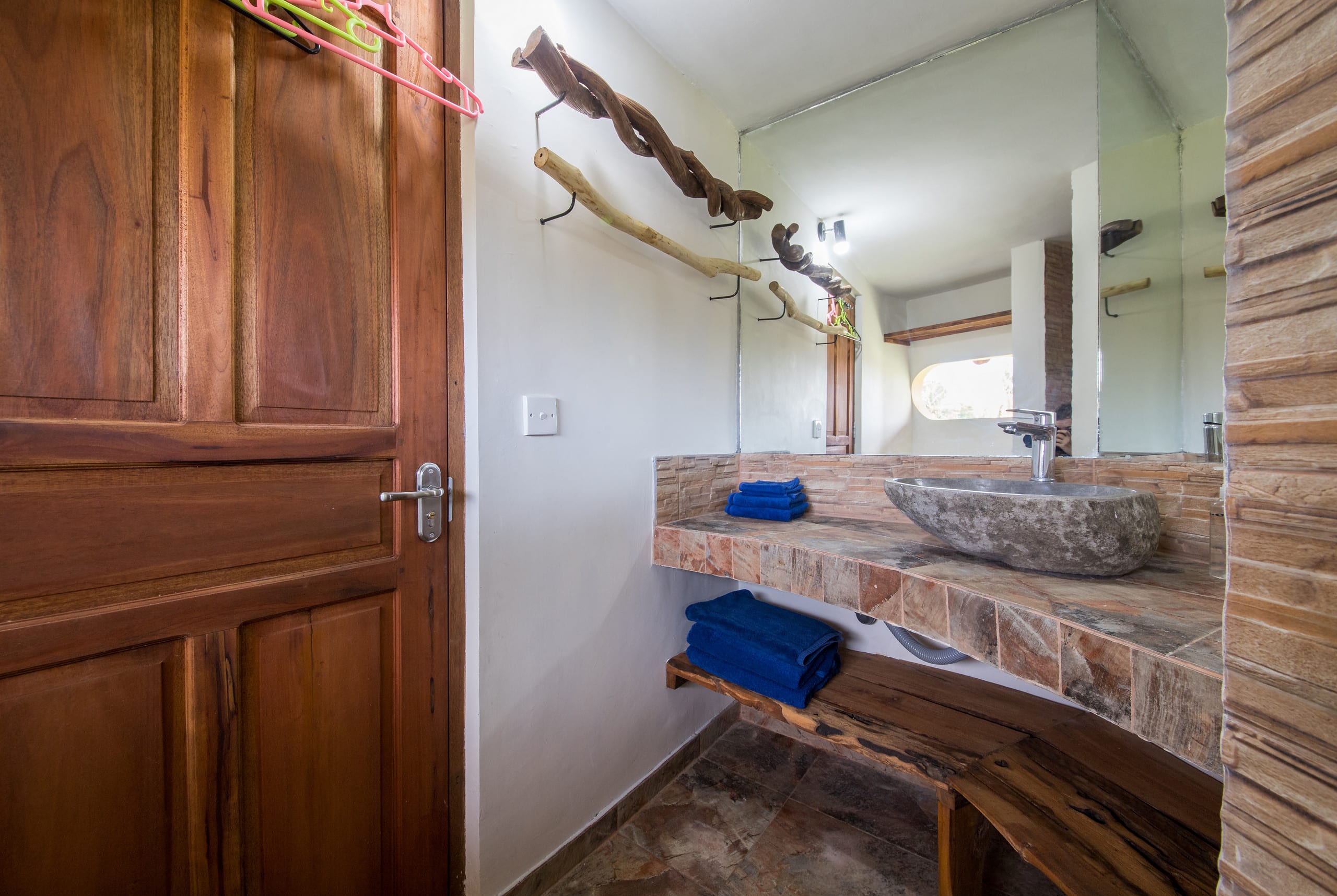 5BR NAUTILUS TREEHOUSE private quiet amid nature 17