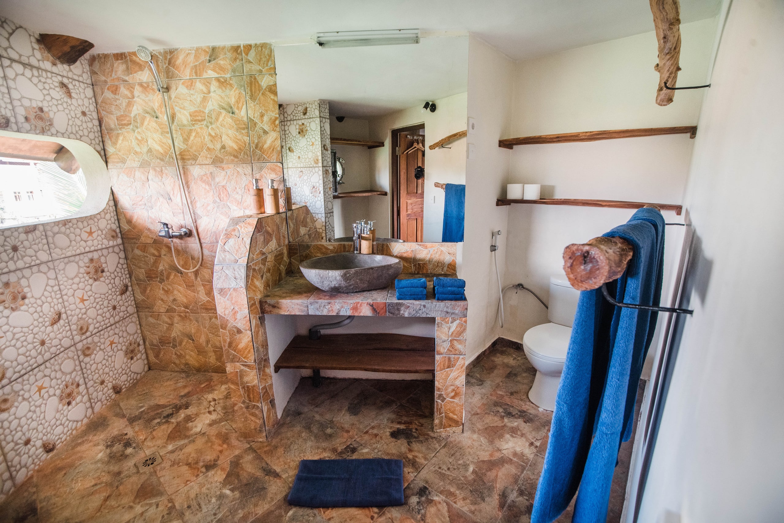 5BR NAUTILUS TREEHOUSE private quiet amid nature 29