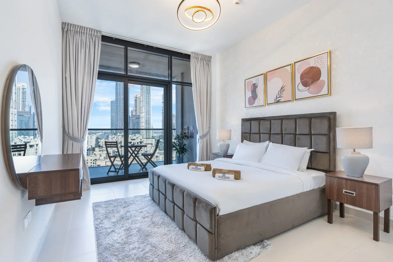 Bright Corner Home w/ Full Burj View 4