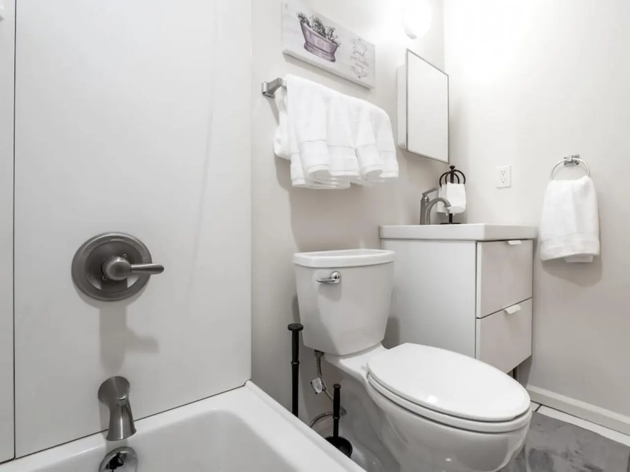 Cozy OTR Home with Private Roof Deck 4