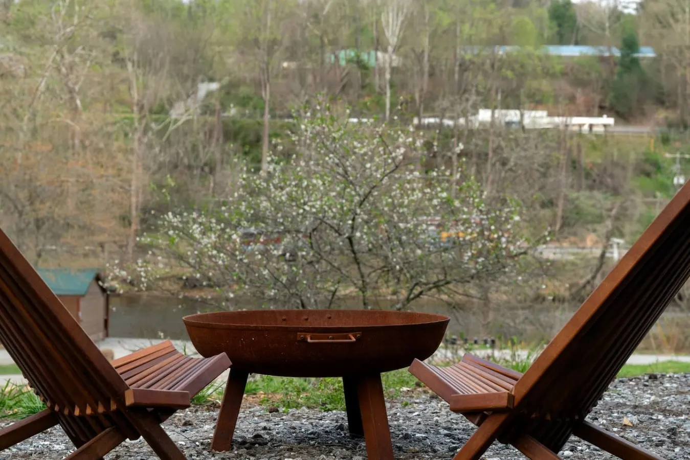 Tesla Camp | Riverside, Hot Tub & Mountain Views — photo 4