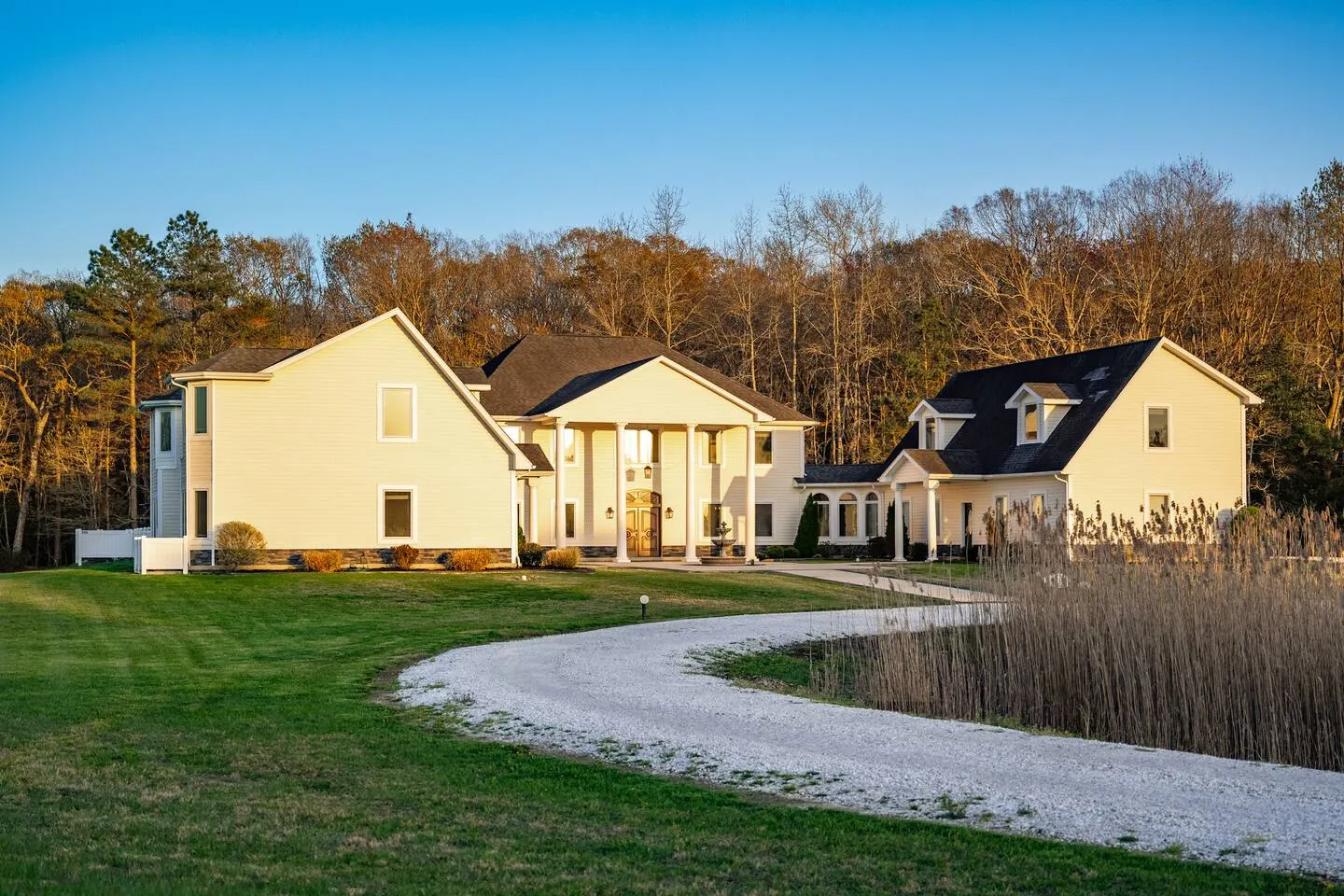 Lux 8BR Estate Near OCMD-Sleeps23-GameRoom-Firepit 10