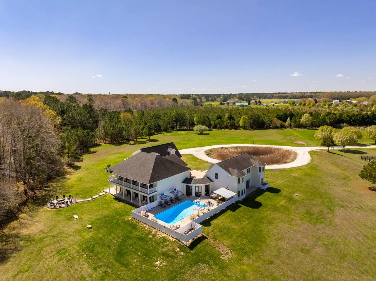 Lux 8BR Estate Near OCMD-Sleeps23-GameRoom-Firepit 6