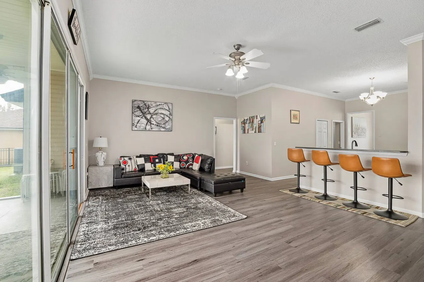 CozySpacious Central4BR@Lakeview — photo 5