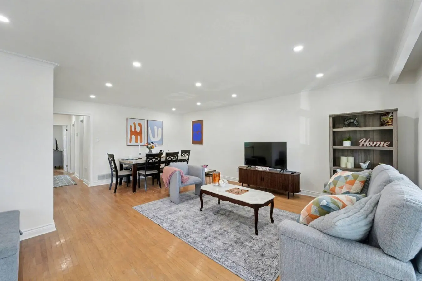 Modern 2BR Home Free Parking North Toronto 10