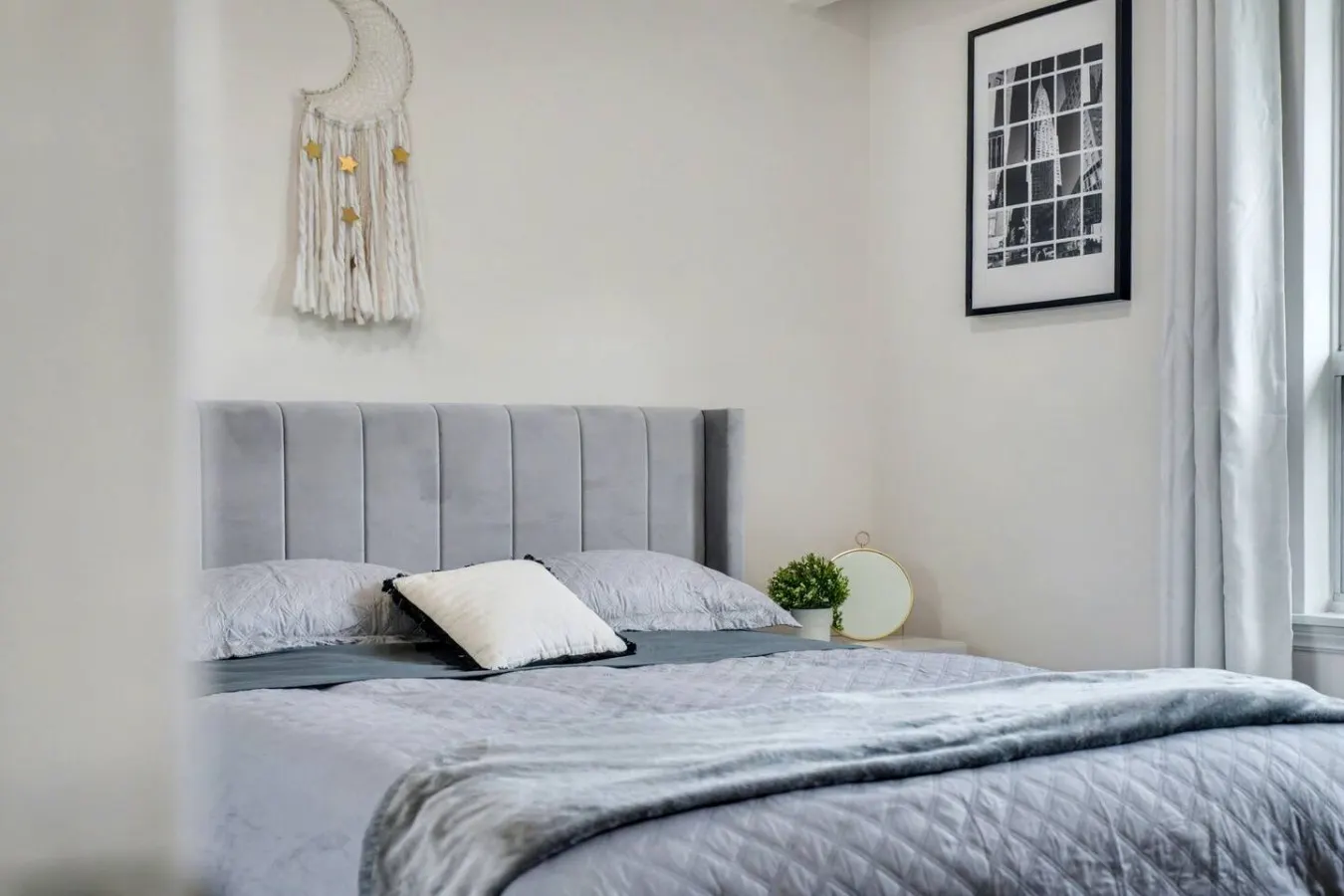 Modern 2BR Home Free Parking North Toronto 18