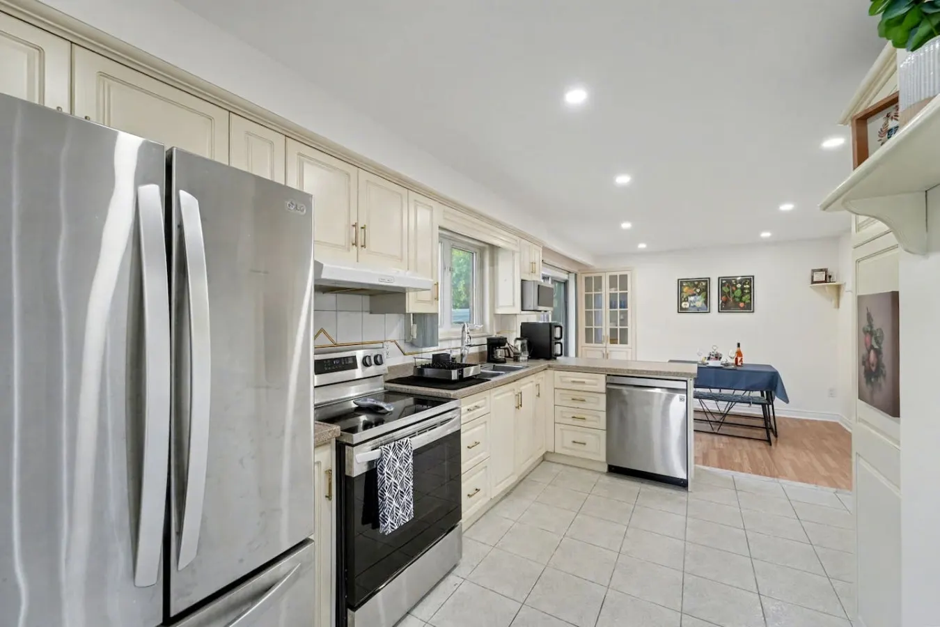 Modern 2BR Home Free Parking North Toronto 3