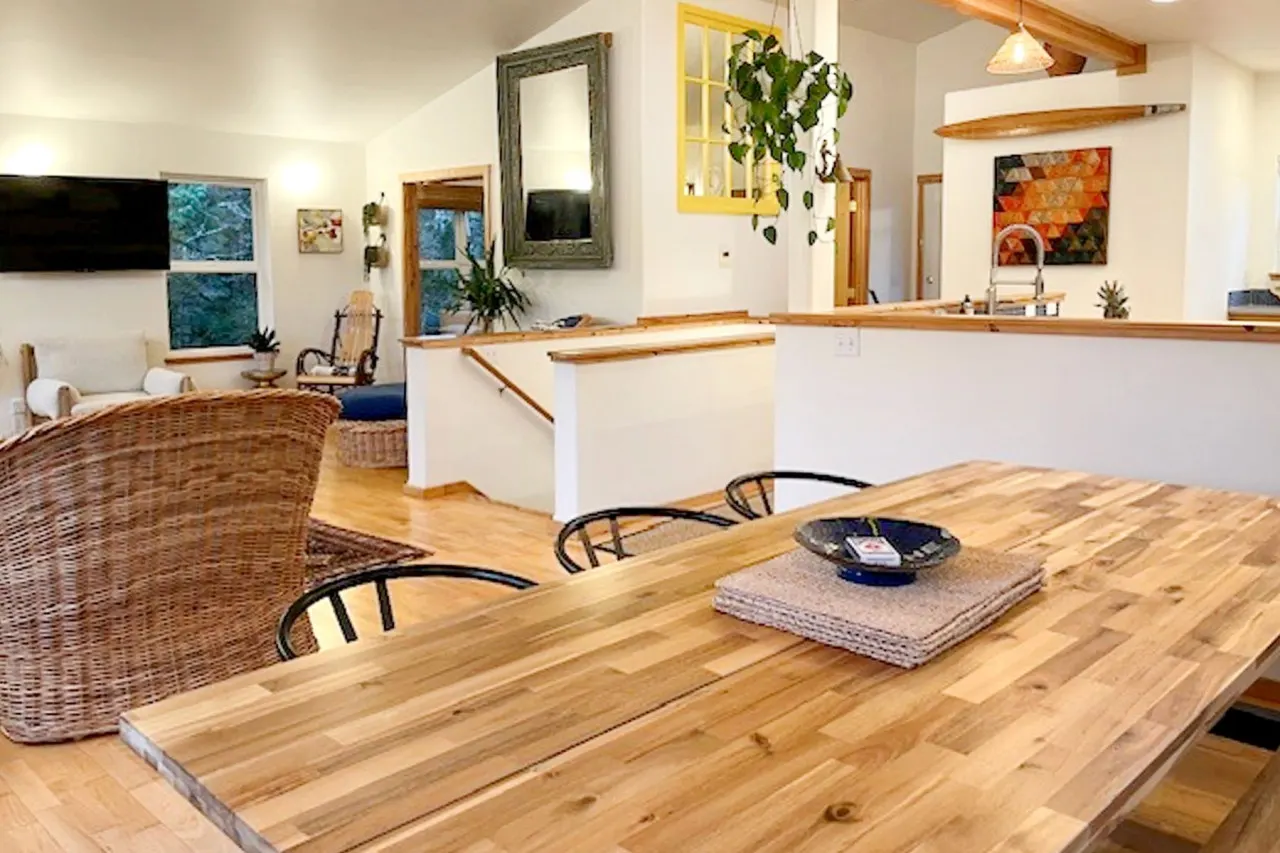 Manzanita: Hot Tub| King Beds| walk to beach — photo 5