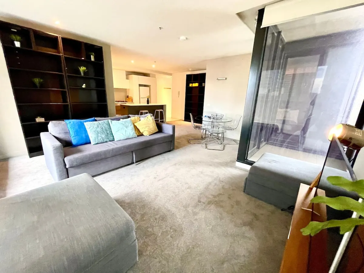 City Views Oasis - 2BR Apartment in Melbourne CBD 1