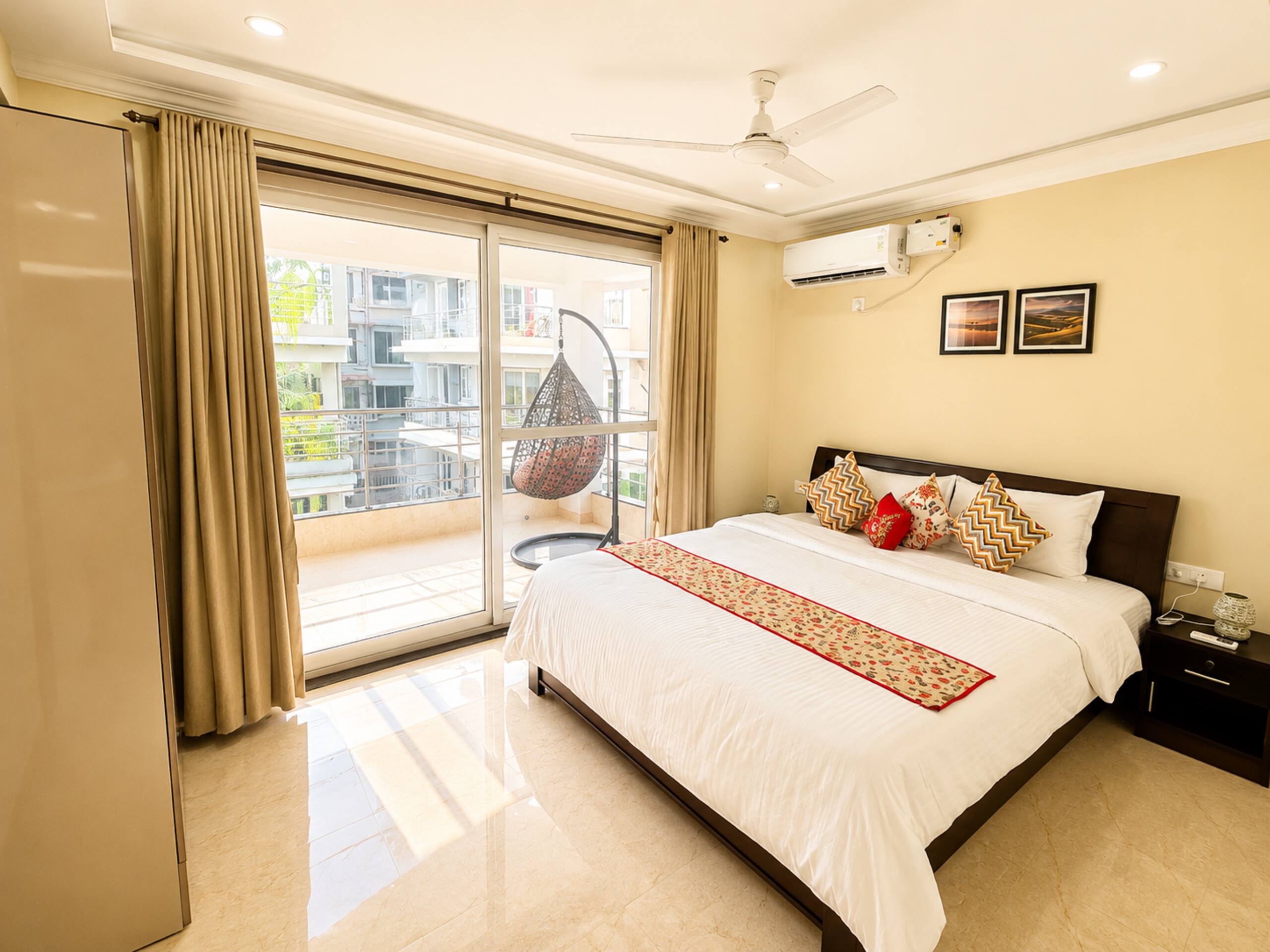 Royale - Premium 2 BHK w/Swimming Pool 16